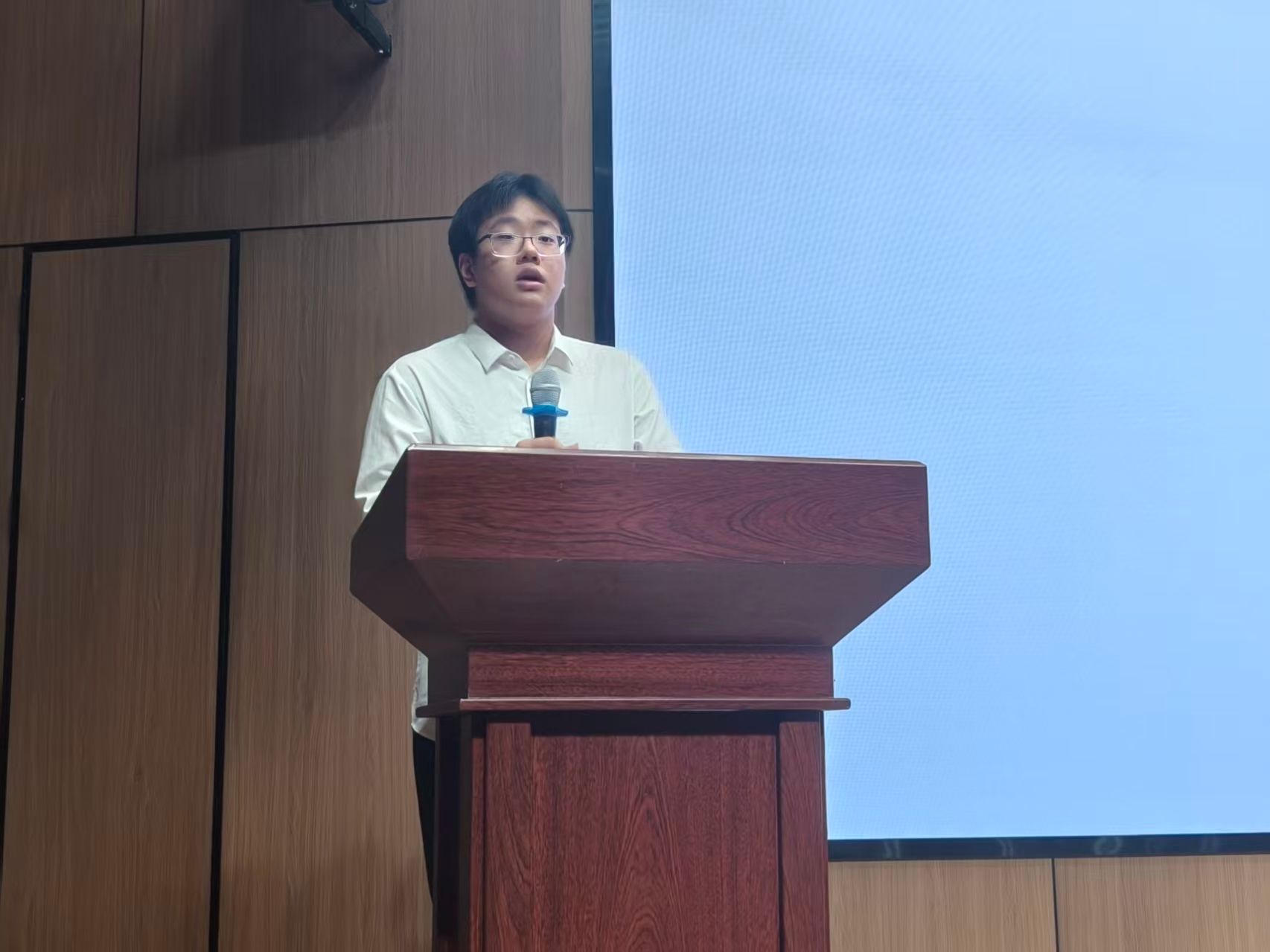 宿管会前任主席张明源发言
